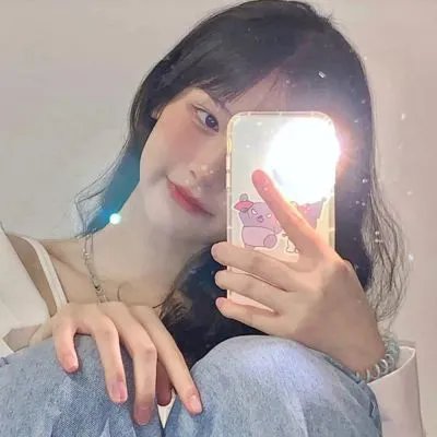 戴脚镣的女孩
